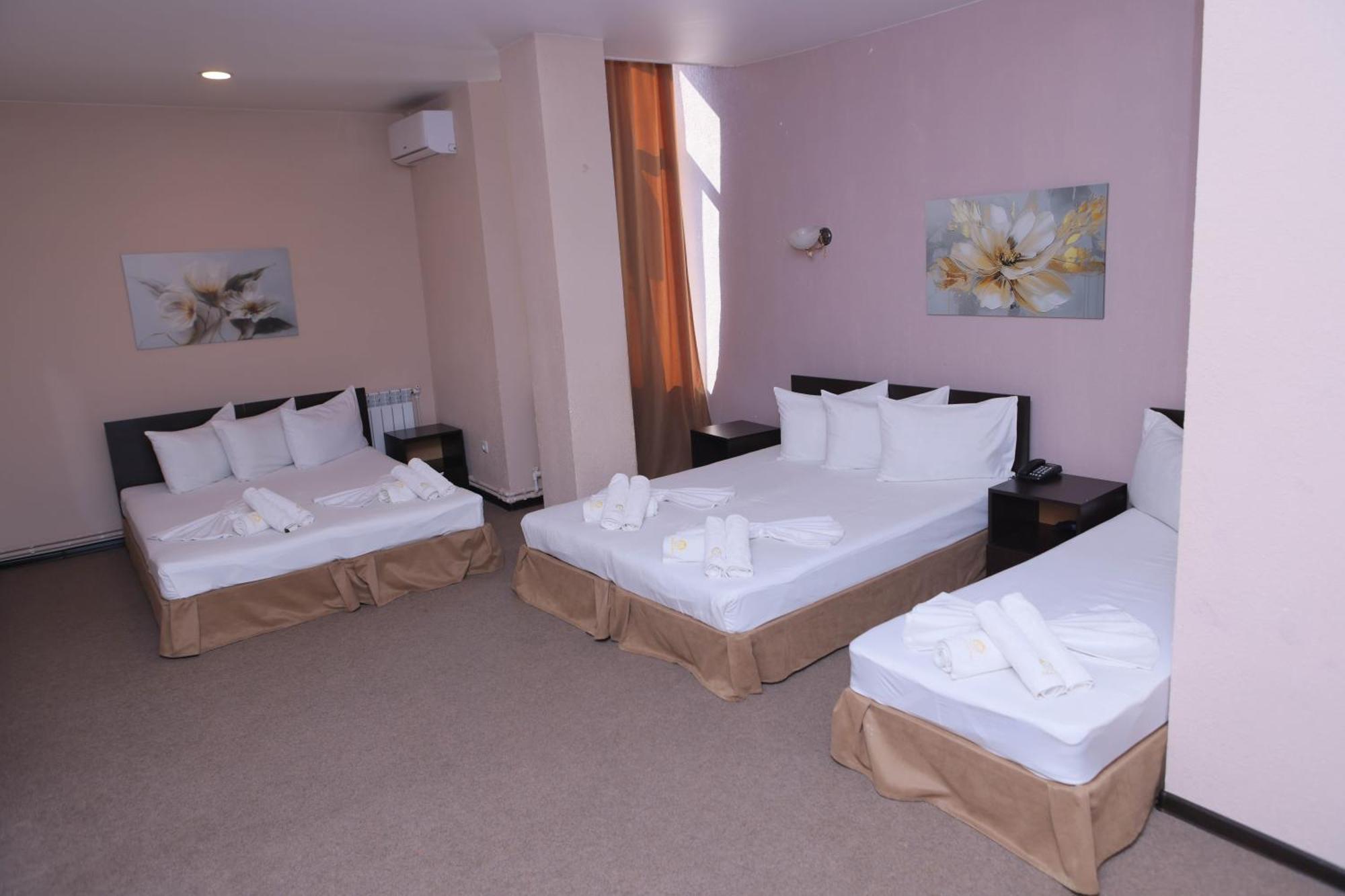 Richmind Hotel Vagharshapat Екстериор снимка