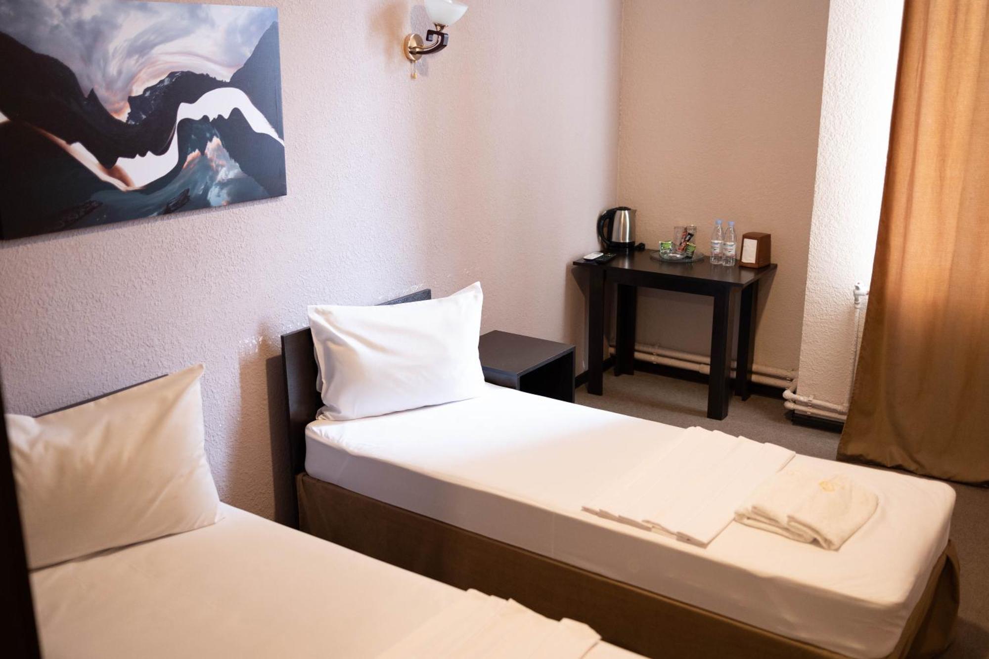 Richmind Hotel Vagharshapat Екстериор снимка