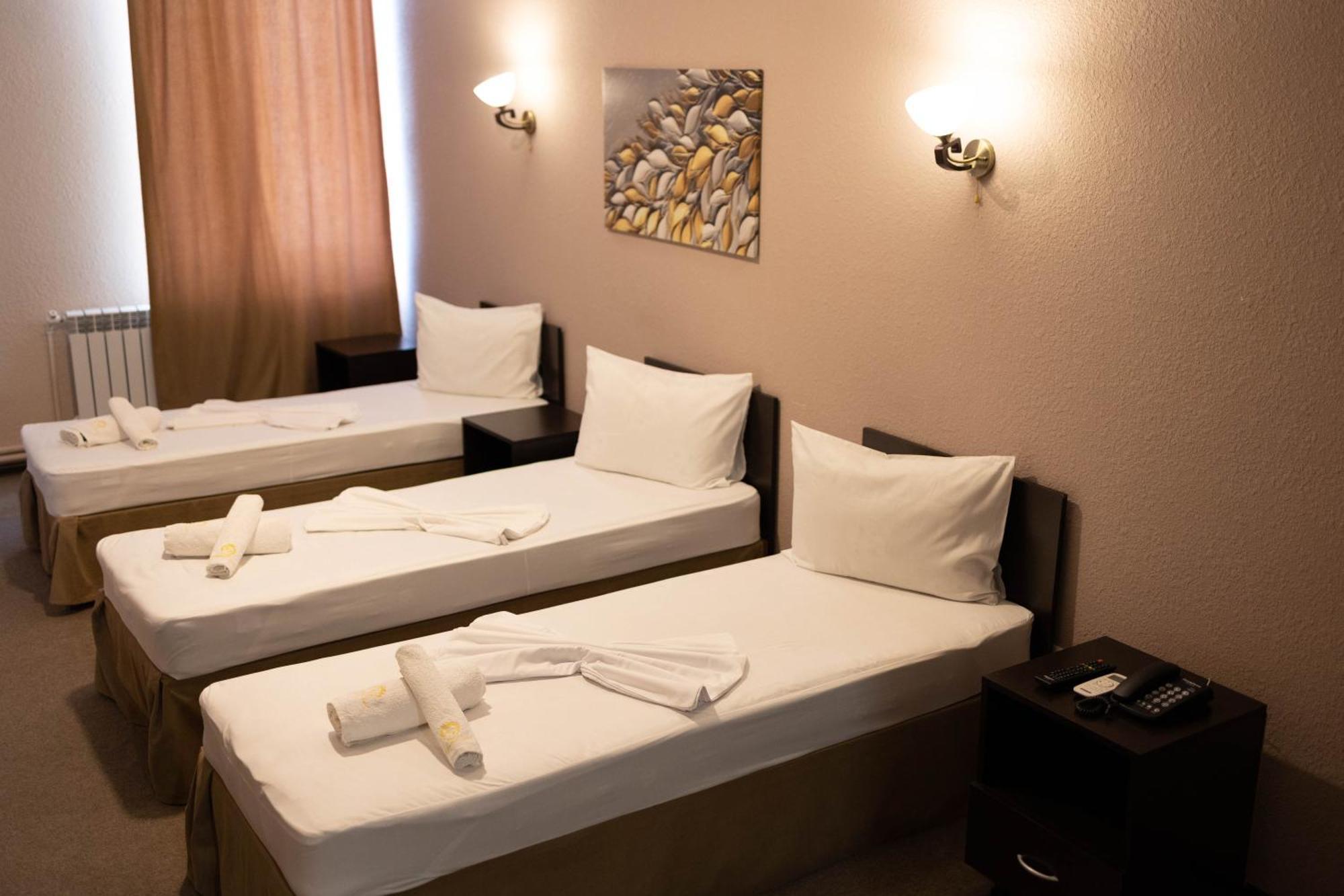 Richmind Hotel Vagharshapat Екстериор снимка