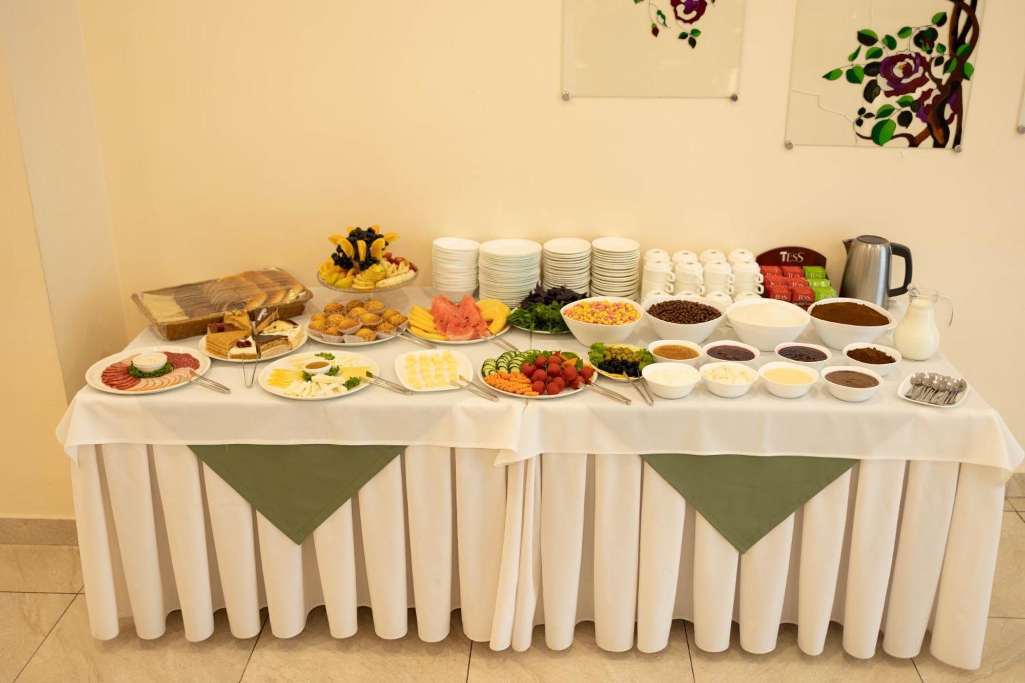 Richmind Hotel Vagharshapat Екстериор снимка
