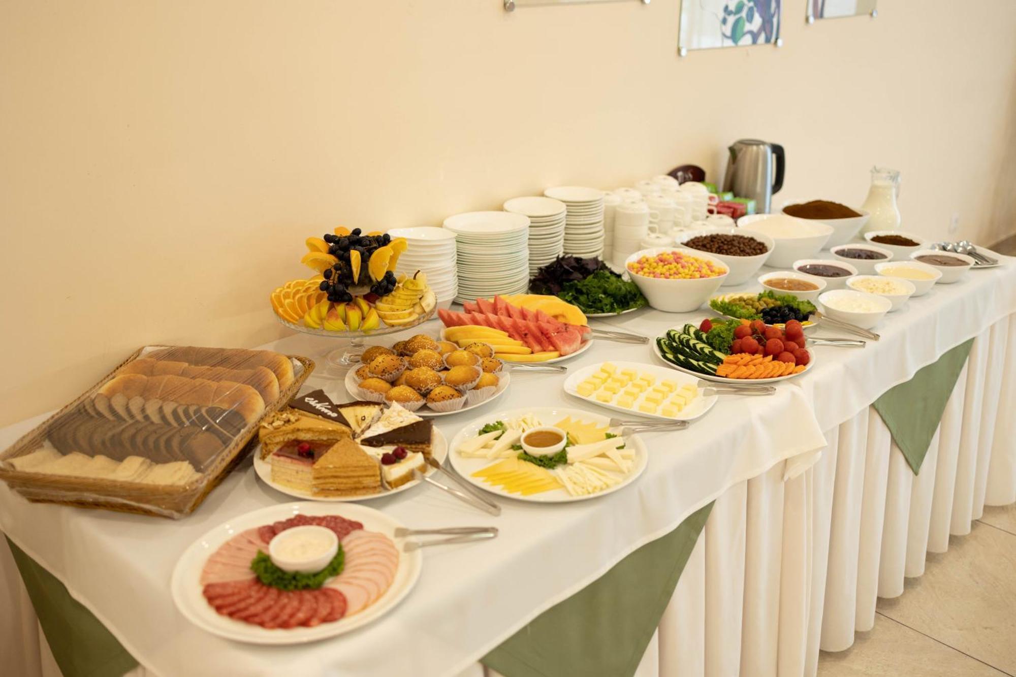 Richmind Hotel Vagharshapat Екстериор снимка