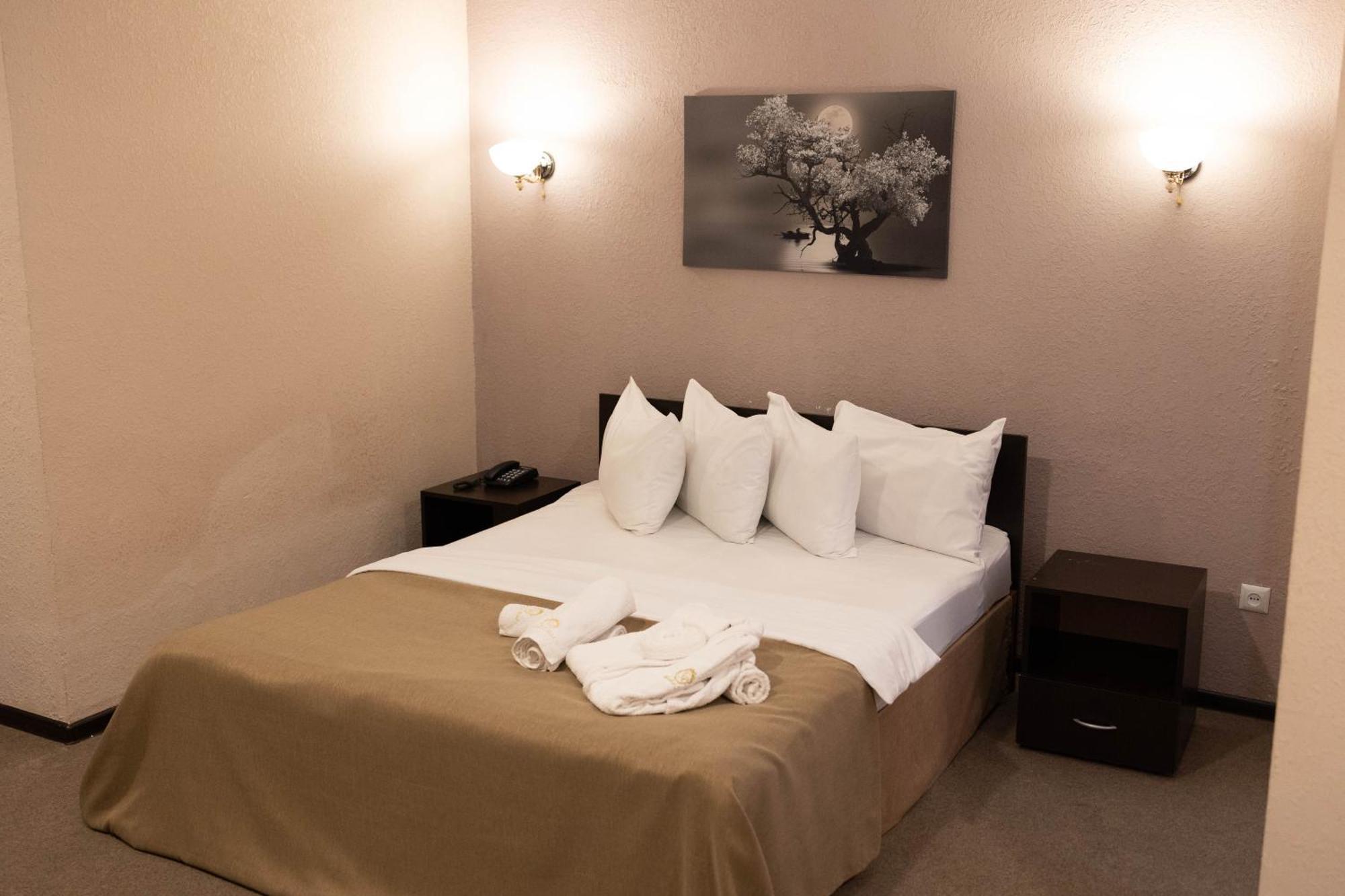 Richmind Hotel Vagharshapat Екстериор снимка
