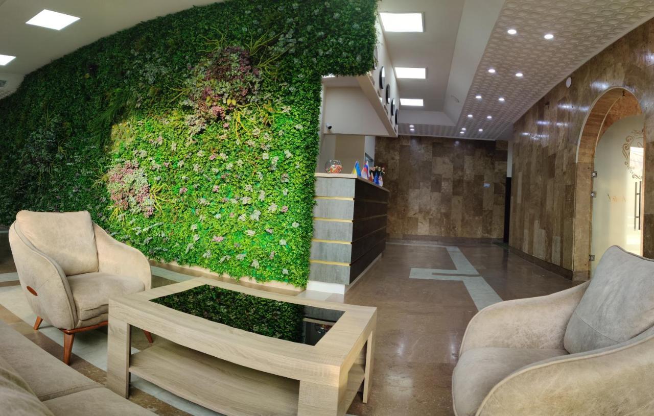 Richmind Hotel Vagharshapat Екстериор снимка