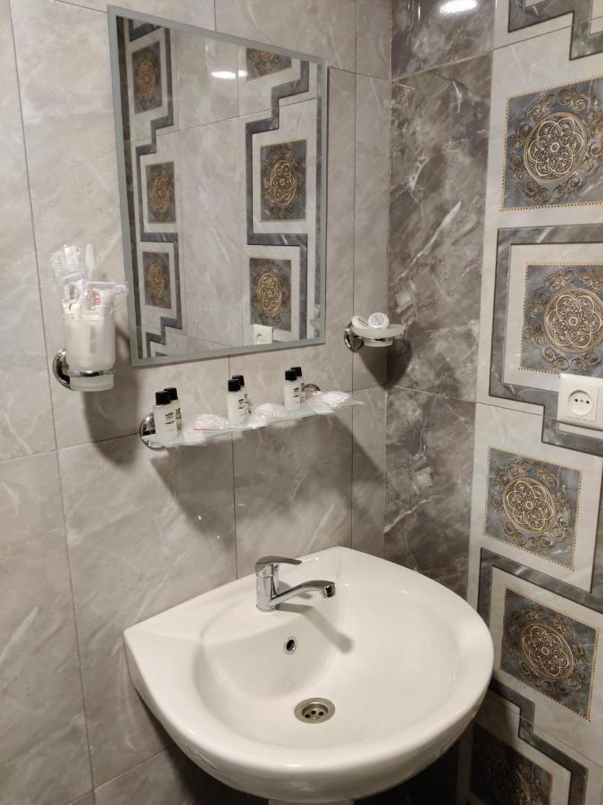 Richmind Hotel Vagharshapat Екстериор снимка