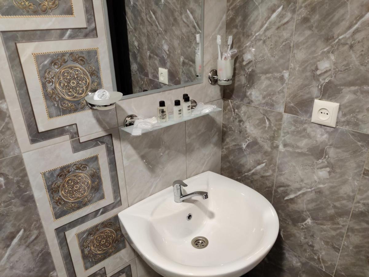 Richmind Hotel Vagharshapat Екстериор снимка